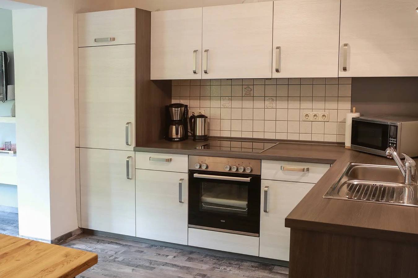 Ganze Wohnung, Ferienwohnung 'Fewo Malerstübchen' mit Privatterrasse und Wlan in Willingen, die Mittelgebirge