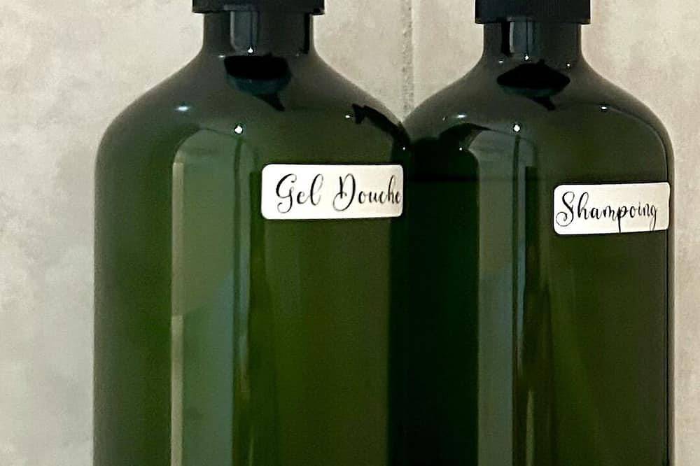 Double room-Luxury-Private Bathroom-Garden view in Plassac, Blaye region