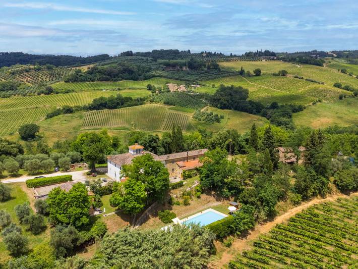 Agriturismo per 4 persone, con Giardino e Piscina a Poggibonsi