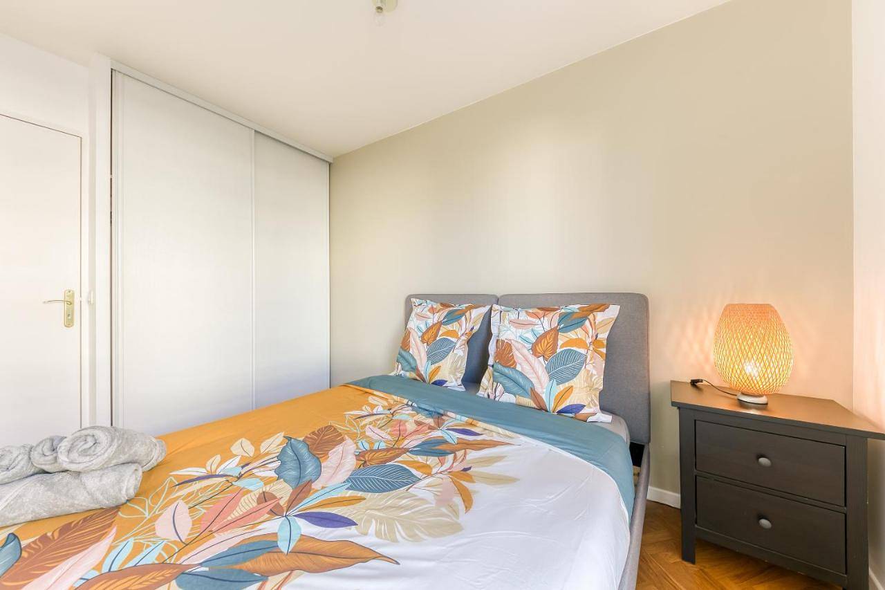 Appartement entier, Bright & Chill - Terrasse - À 7 min Gare Massy Tgv in Massy, Essonne