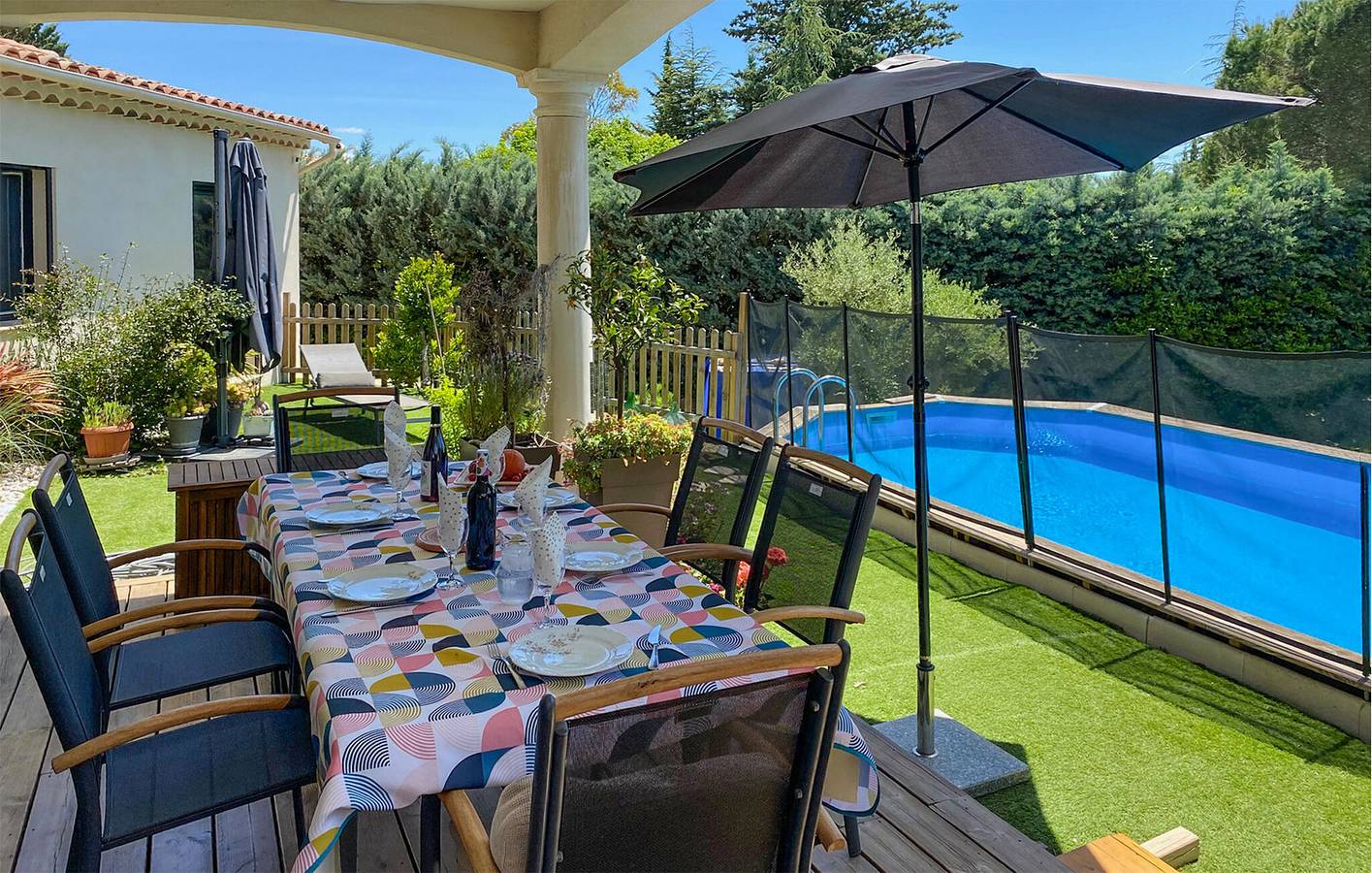 Spacieuse résidence avec piscine et terrasse, à proximité du centre de Régusse in Régusse, Région de Brignoles