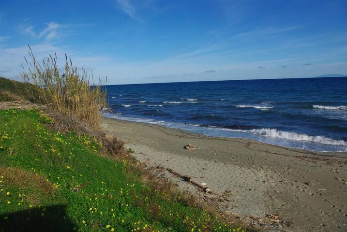 Location de vacances pour 6 personnes, avec Terrasse et Jardin ainsi que Piscine et Vue dans Prunete