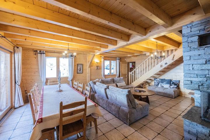 Chalet 'Le Hors Piste' avec vue sur la montagne, jardin privé et Wi-Fi in Vars, Région de Briançon