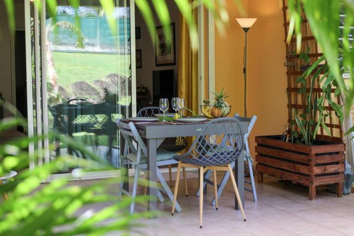 Appartement de vacances pour 4 personnes, avec jardin et piscine