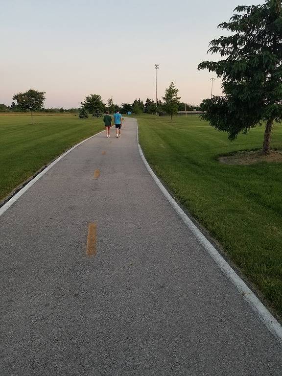 Vacation house for 8 people, with terrace and yard in Lake Erie