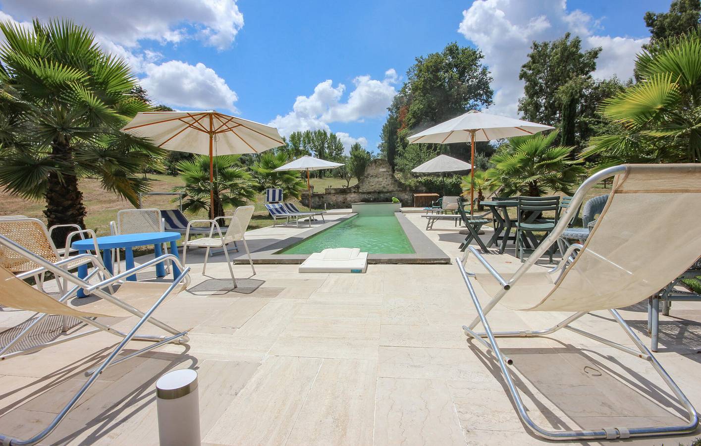 Moderno appartamento con piscina, WiFi e aria condizionata, vicino a La Mucca Ballerina in La Storta, Roma