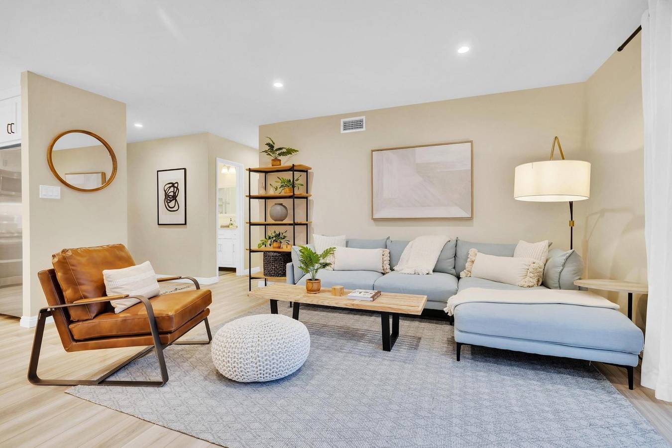 Designer Coastal Paradise w Pool - Steps to Beach in Carlsbad, San Diego County