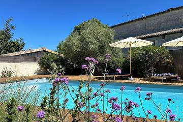 Gîte pour 6 personnes, avec terrasse et jardin à Galgon