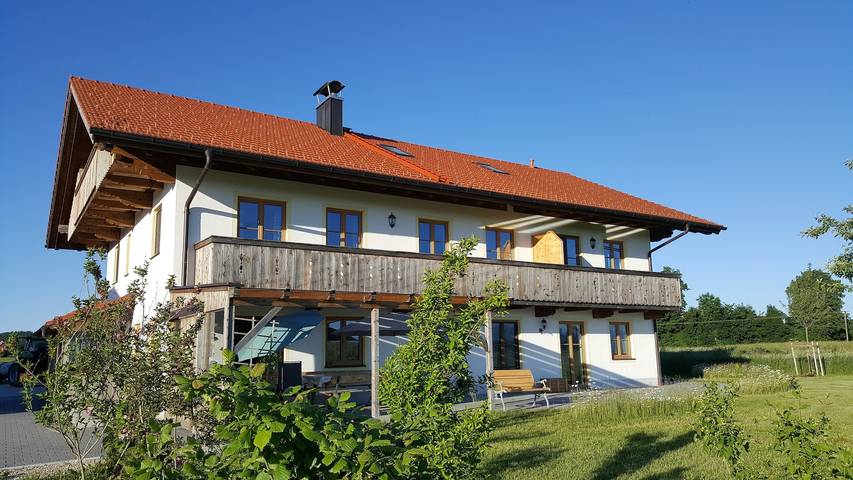 Ferienwohnung für 3 Personen, mit Terrasse und Garten