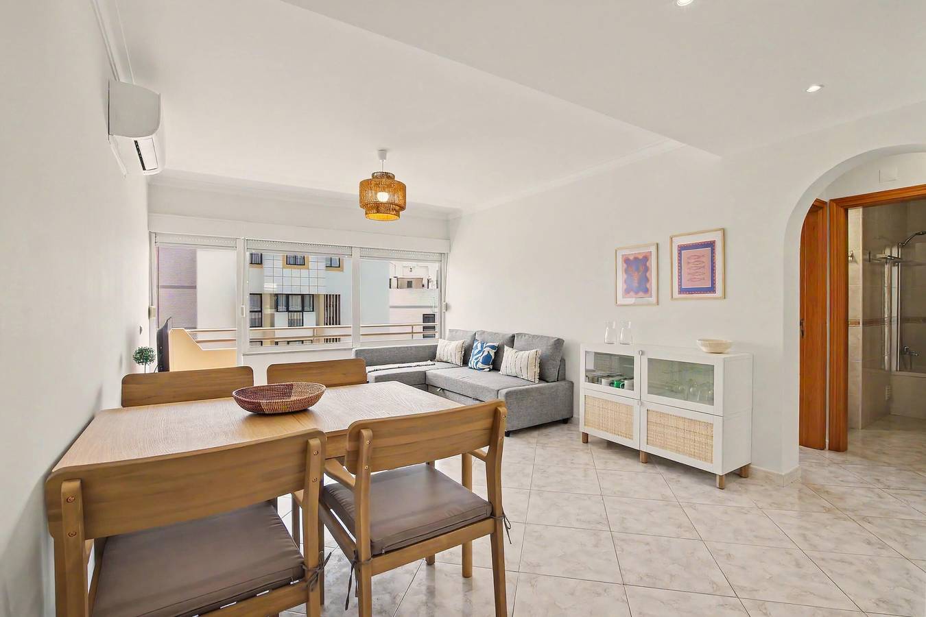 Apartamento inteiro, Apartamento 'Mouratennis' com Varanda, Wi-Fi e Ar Condicionado in Vilamoura, Quarteira