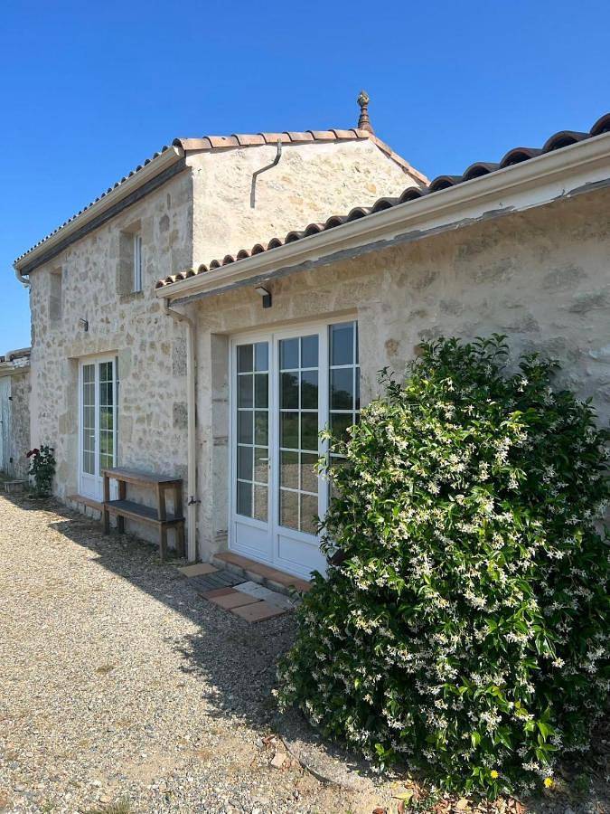 Location de vacances pour 4 personnes, avec vue et jardin, animaux acceptés à Massugas