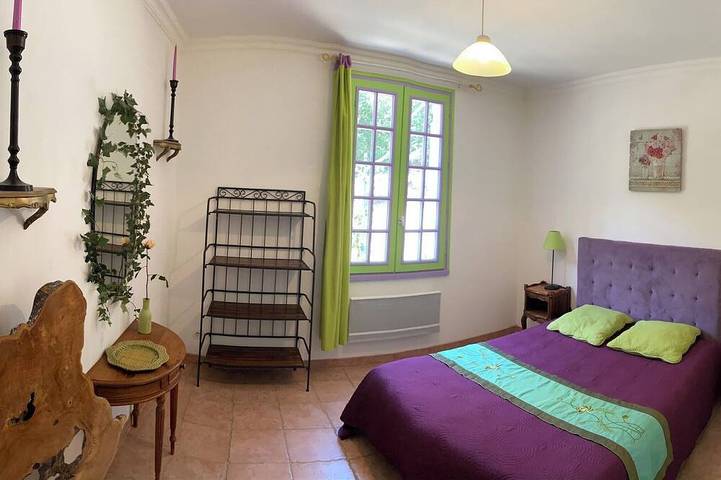 Location de vacances pour 9 personnes, avec jardin et jacuzzi, animaux acceptés à Montaren-et-Saint-Médiers - 4