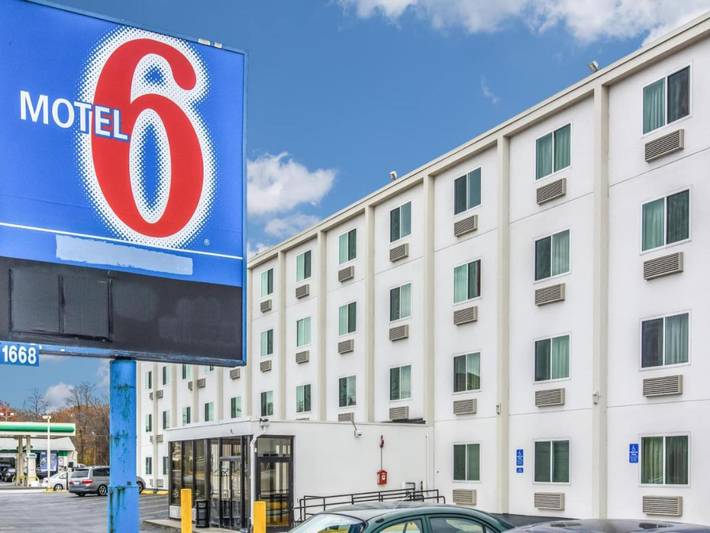 Entire apartment, Ms 6-Framingham |1 Queen Bed | Ada in Framingham, Massachusetts