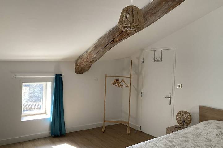 Location de vacances pour 8 personnes, avec terrasse et piscine à Saint-André-de-Cruzières - 2