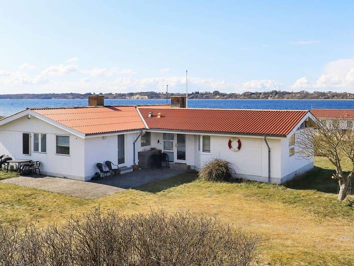 Ferienhaus für 8 Personen, mit Terrasse in Hvalpsund
