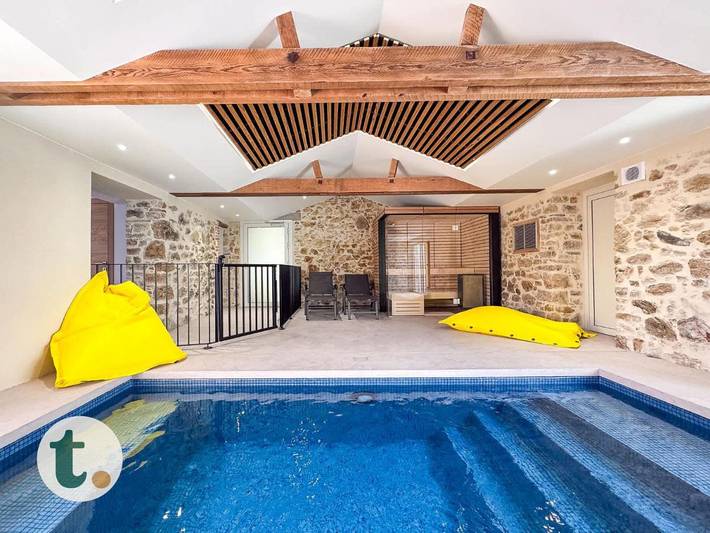 Casa de vacaciones para 20 personas, con jacuzzi y jardín además de piscina y sauna - 1
