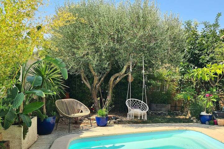 Cottage pour 5 personnes, avec terrasse et jardin à Aujargues