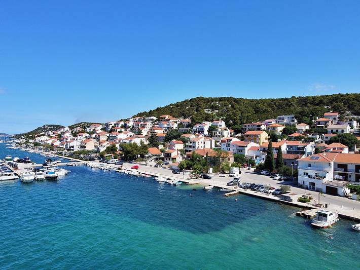 Ferienhaus für 8 Personen, mit Garten und Terrasse, mit Haustier in Tisno - 4