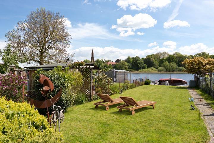 Ferienhaus für 2 Personen, mit Terrasse und Garten sowie Seeblick in Malchow