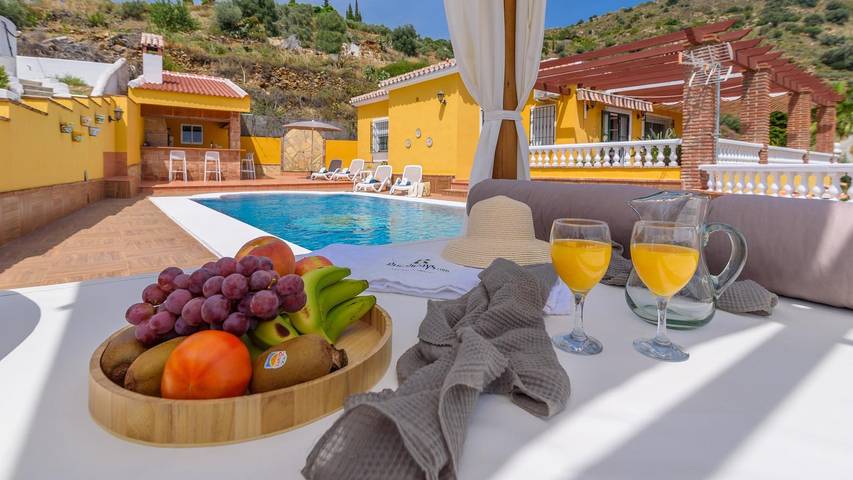 Finca für 6 Personen, mit Balkon/Terrasse und Pool in Torrox - 3