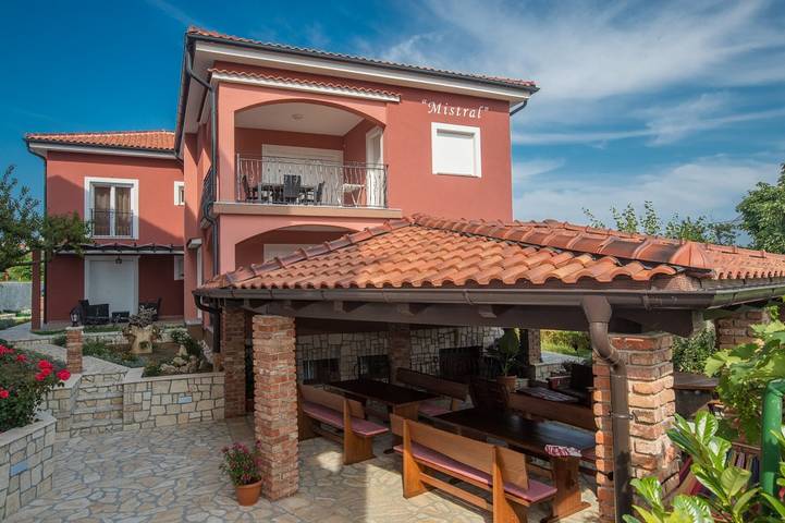 Ferienwohnung für 9 Personen, mit Balkon und Terrasse