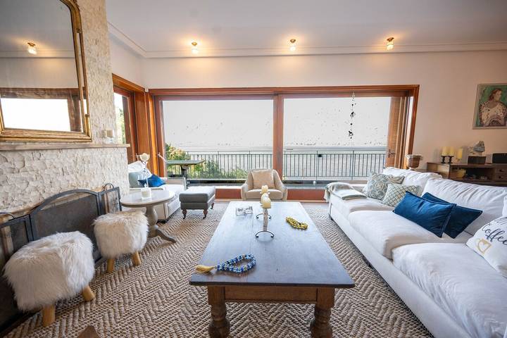 Ferienhaus für 8 Personen, mit Balkon und Garten sowie Seeblick in Loutraki