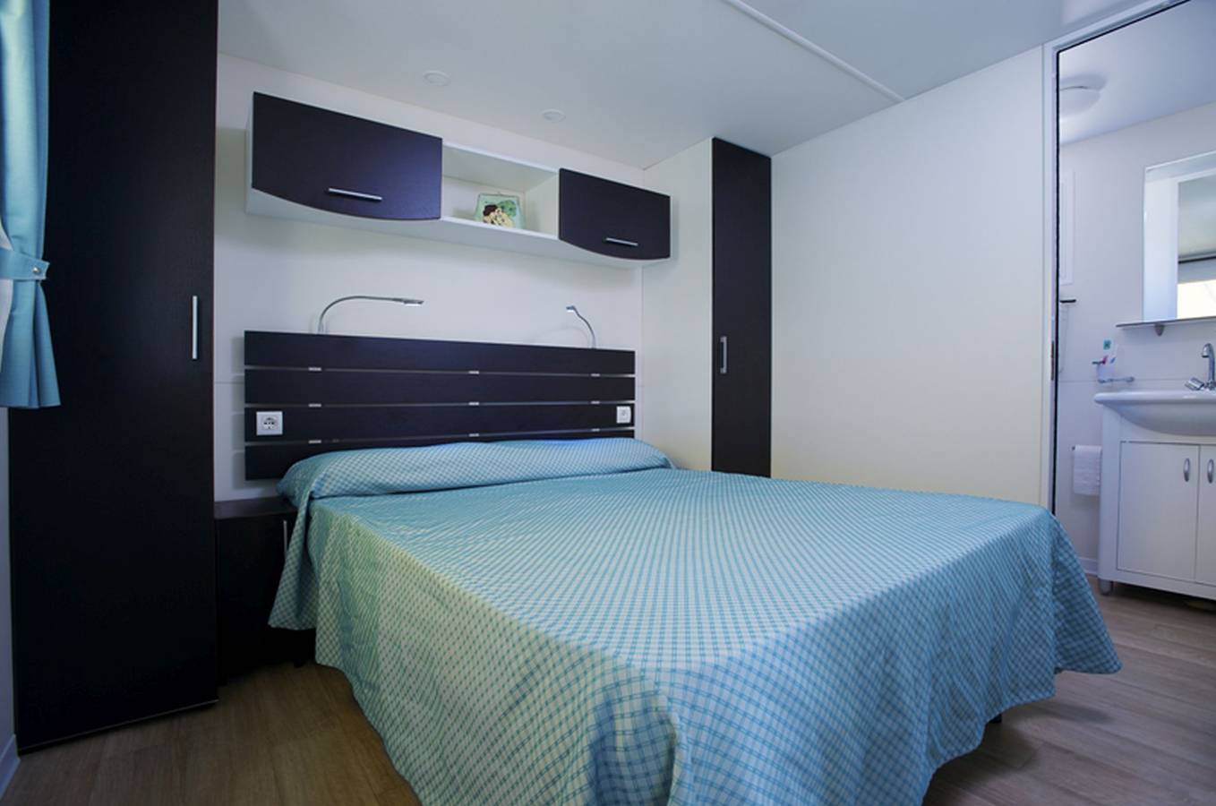 Feriendorf San Francesco Mobilehome Garda Suite Deluxe für 5 Personen in Rivoltella del Garda, Desenzano del Garda