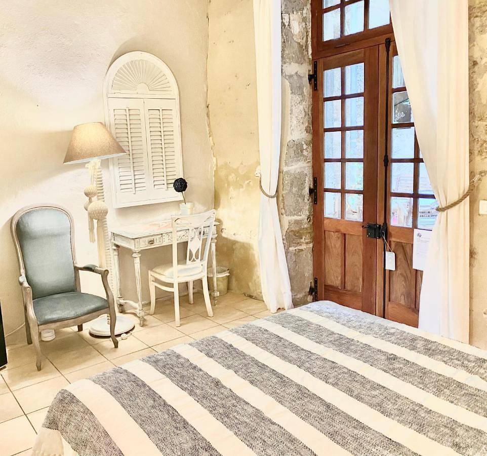 Standard Suite in Pézenas, Côte méditerranéenne (France)