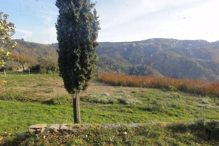 Location de vacances pour 8 personnes, avec jardin à Saint-Étienne-de-Serre