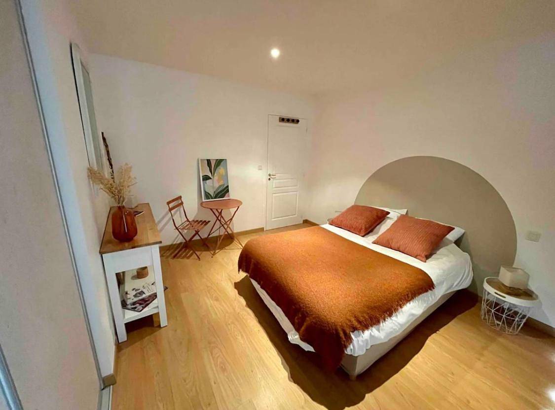 Two-Bedroom Suite in Plouezoc'h, Ceinture Dorée