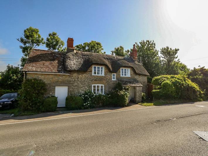 Cottage for 4 people, with Garden in Burton Bradstock