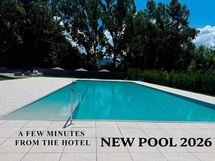 Hôtel pour 4 personnes, avec Jacuzzi ainsi que Piscine et Vue