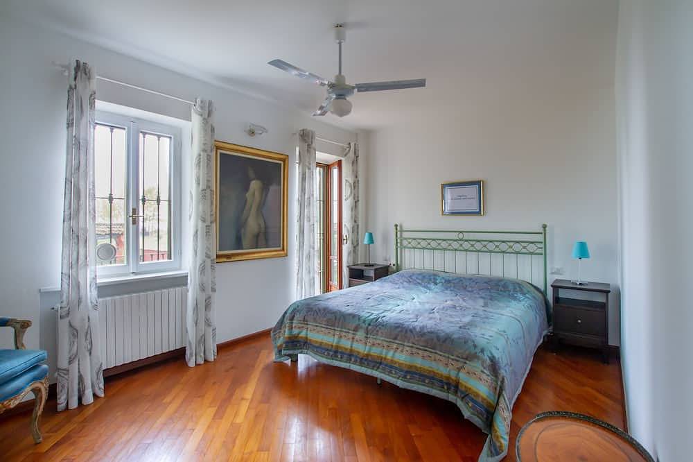 Villa in Piedmont with private pool in beautiful vineyard of Tenuta Costarossa in Fubine, Alessandria Provinz