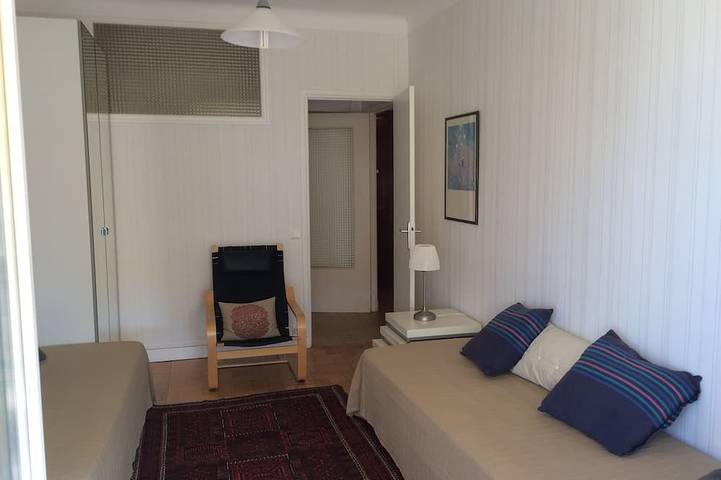 Gîte pour 3 personnes, avec terrasse dans Office De Tourisme Et Des Congres De Nice - 3