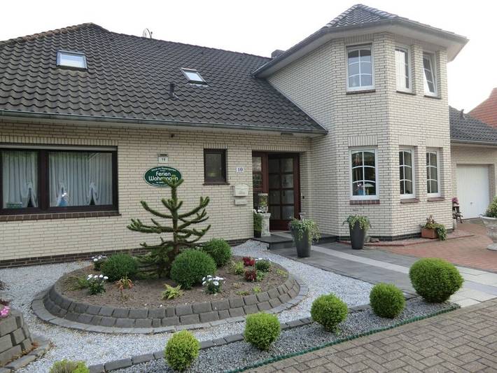 Ferienhaus für 4 Personen, mit Balkon und Terrasse sowie Garten in Apen - 2