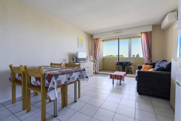 Appartement entier, Appartement 6 pers., avec clim, piscine, garage, vue sur lac, terrasse & Wi-Fi in Le Grau-du-Roi, Côte d'Améthyste
