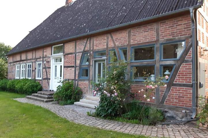 Ferienwohnung für 8 Personen, mit Garten in Waddeweitz
