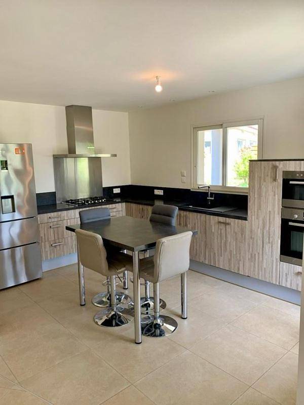 Location de vacances pour 6 personnes, avec vue et terrasse à Petreto-Bicchisano - 3