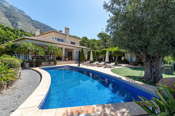 Casa rural para 8 personas, con jardín y piscina en Altea