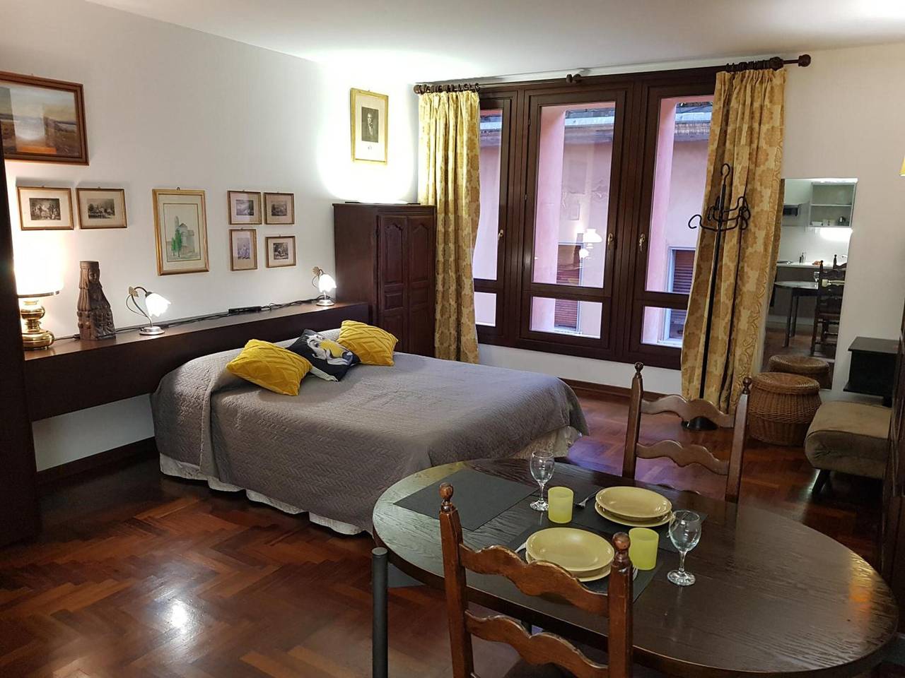 Estudio entero, Estudio 'Otelia' con Wi-Fi y Aire Acondicionado in Cremona, Provincia de Cremona