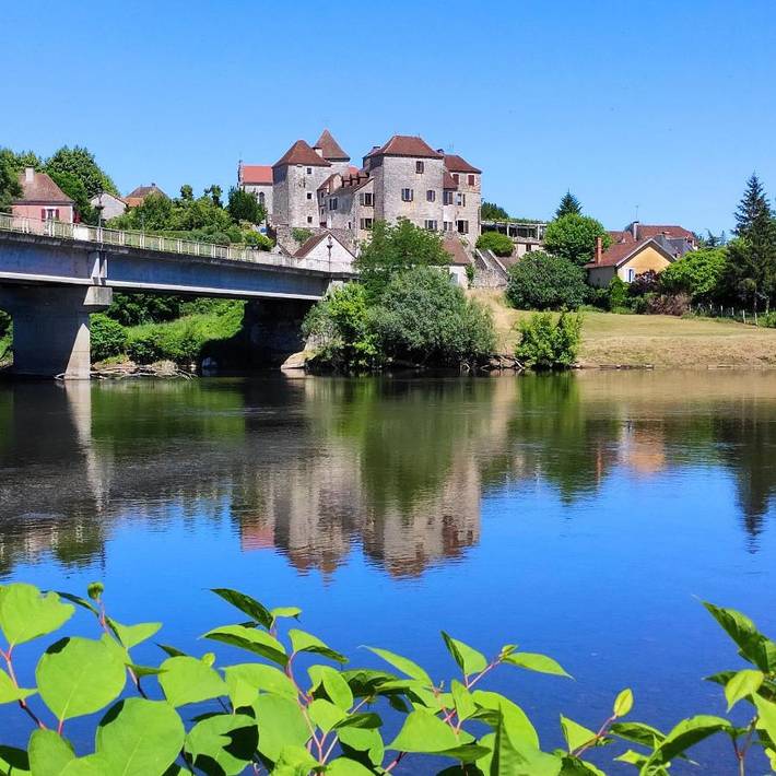 Hôtel pour 2 personnes, avec piscine et jardin à Meyronne