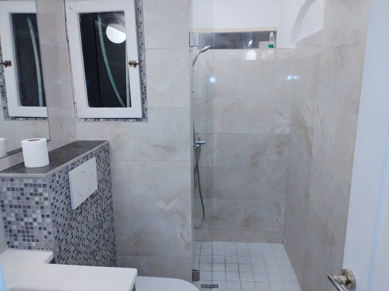 Apartamento entero, Estudio acogedor en la Torre Blanca Oyr1 in Región de Thessaloniki