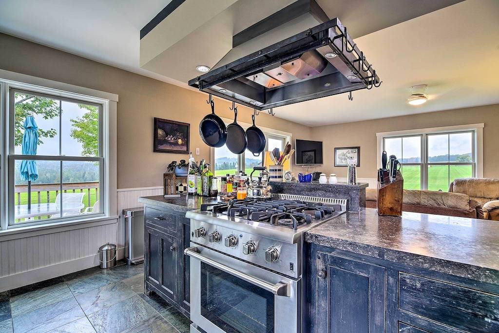 Neu! Hardwick Home auf Motorschlitten & Wanderwegen! in Hardwick, Caledonia County