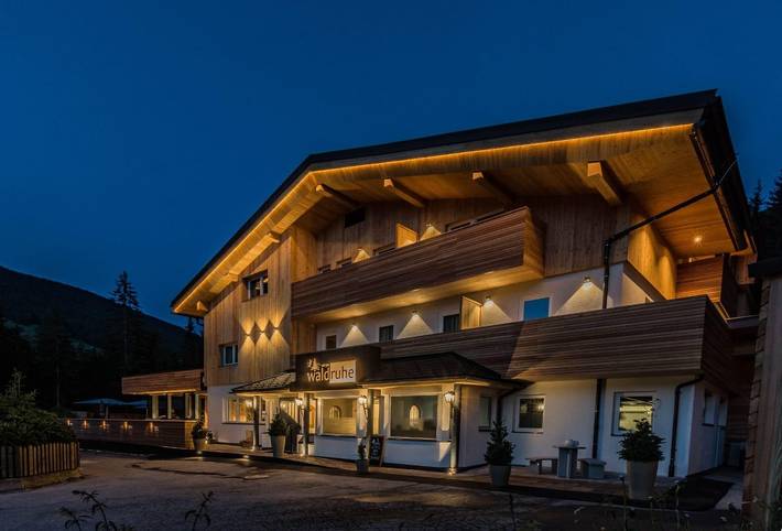 Hotel für 4 Personen, mit Balkon und Terrasse sowie Garten und Sauna in Kartitsch