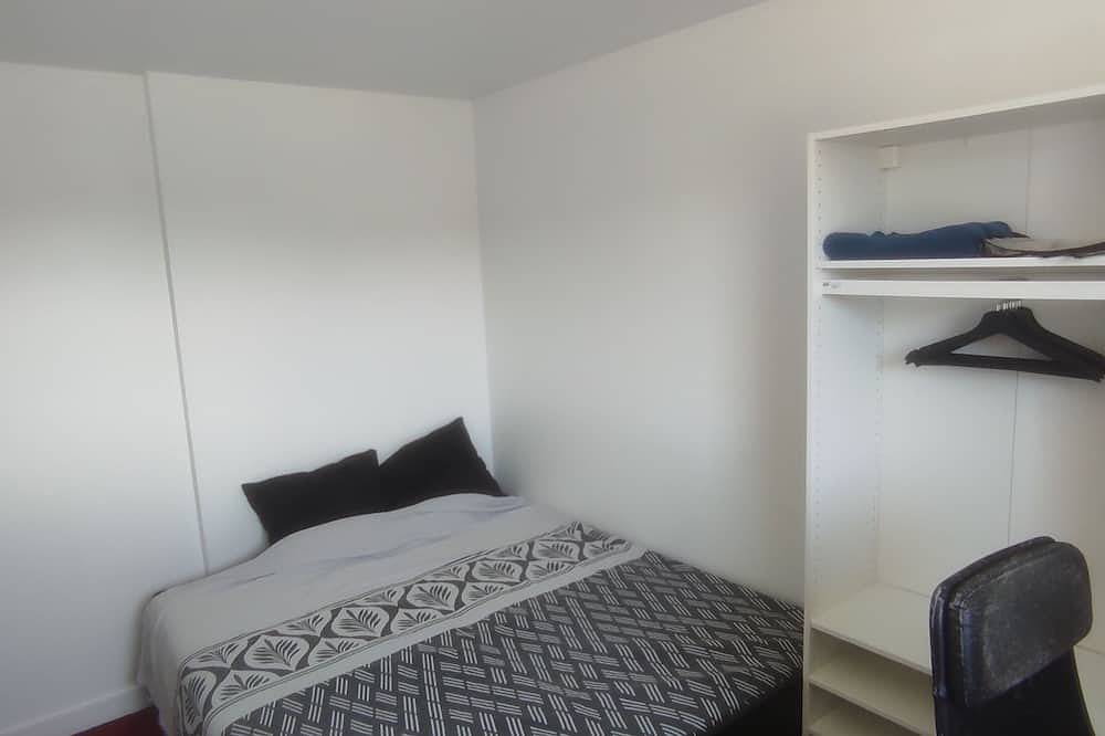 Chambres privées tout confort Homestay: Private rooms in shared duplex apartment in Noisy-le-Sec, Seine-Saint-Denis
