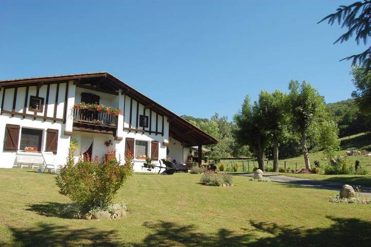 Location de vacances pour 2 personnes, avec vue et jardin à Saint-Jean-le-Vieux - 4