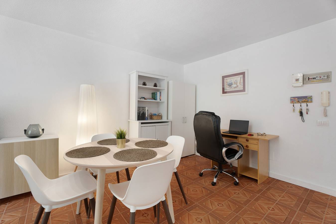 Appartement entier, Appartement de vacances "Martianez" avec vue sur les montagnes, piscine partagée & Wi-Fi in Playa Martianez, Puerto de la Cruz
