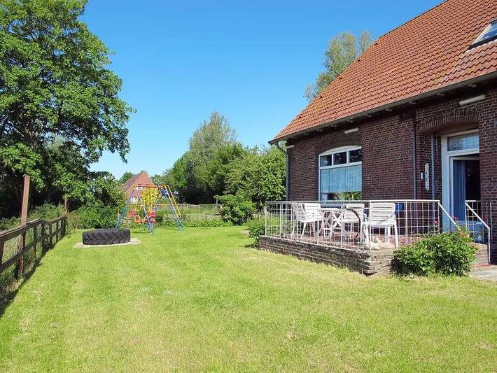 Ferienhaus für 13 Personen, mit Terrasse und Garten sowie Sauna und Ausblick in Wittmund