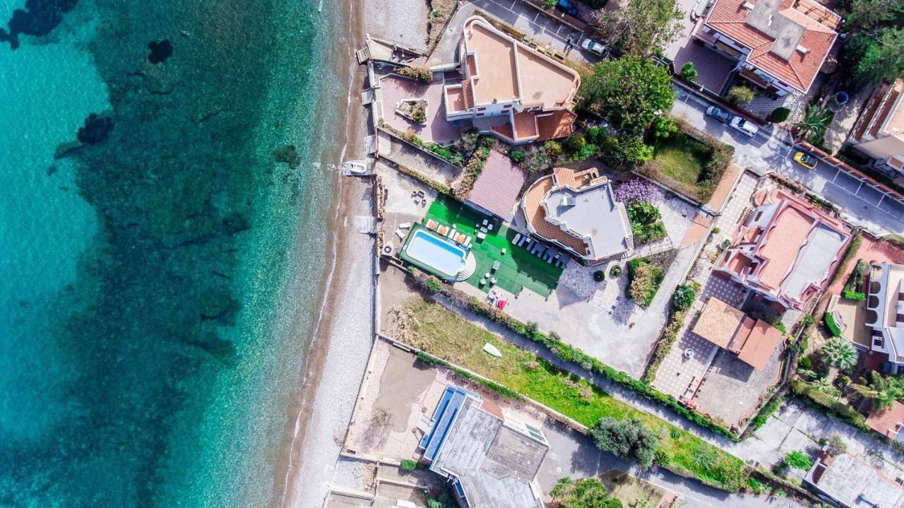 Villa Silvia by Ville in Palermo in Casteldaccia, Provincia di Palermo