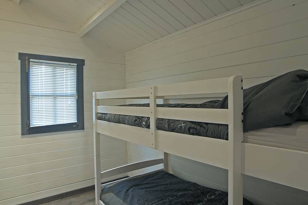 6 Pers., 2 bedrooms, bathroom, living room, patio, pool, Familienunte in Camaret-sur-Aigues, Vaucluse